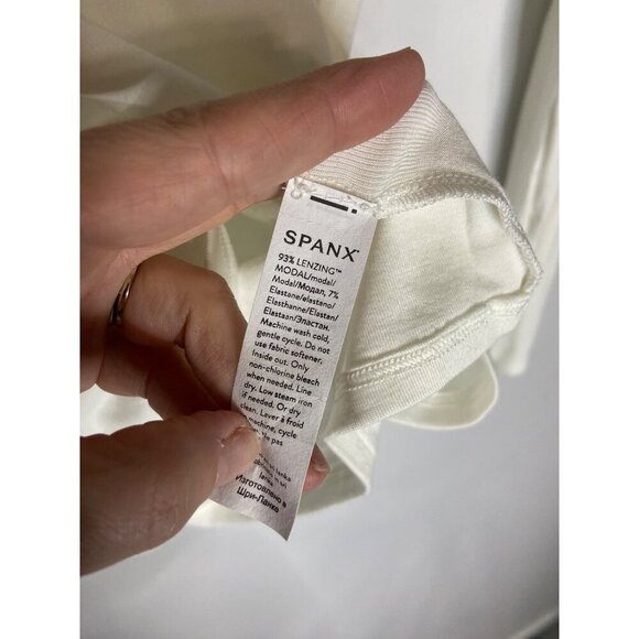 NWT SPANX Long-Sleeve Turtleneck Top Powder-sz Medium - Picture 8 of 8